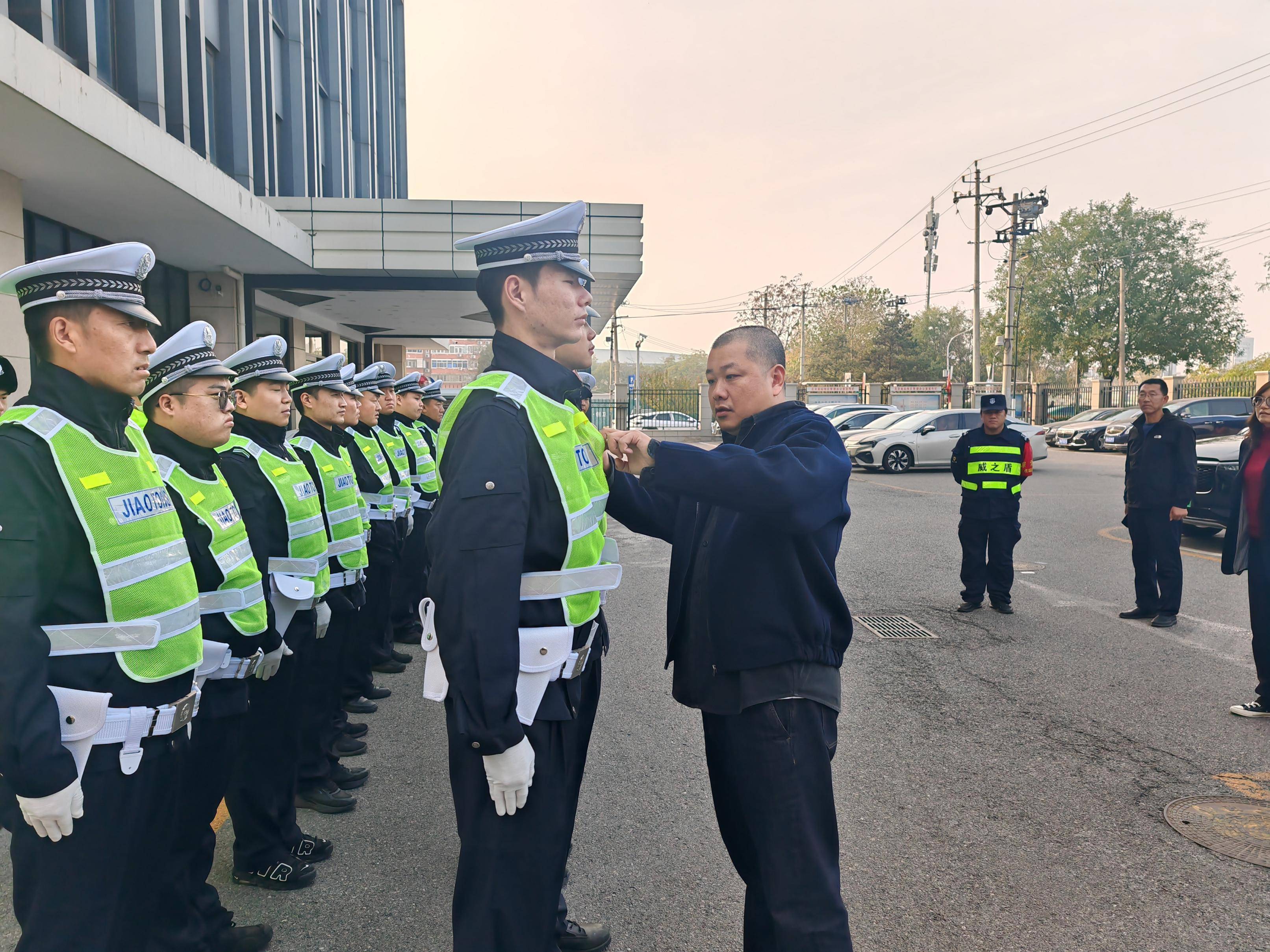 信用网皇冠申请注册_北京三大火车站信用网皇冠申请注册，交通联勤正式上岗