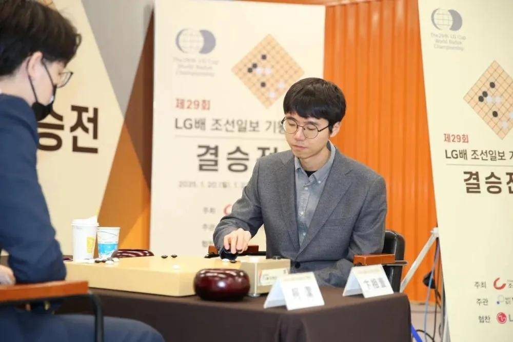 皇冠信用网正网_LG杯世界围棋棋王战决赛再次中断 中国代表团正在交涉