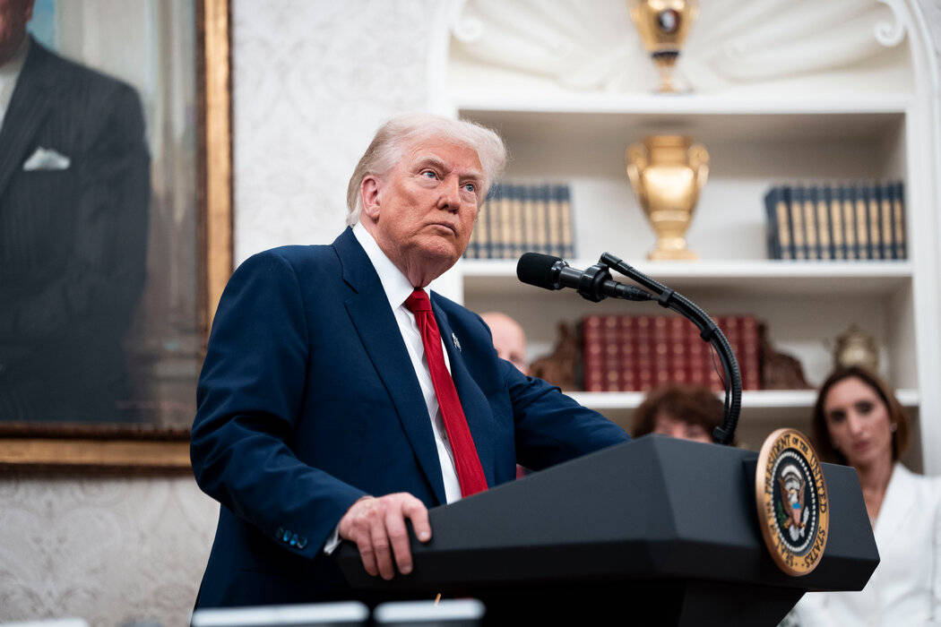 皇冠信用盘在线开户_特朗普签署公告：禁止12国旅客入境美国