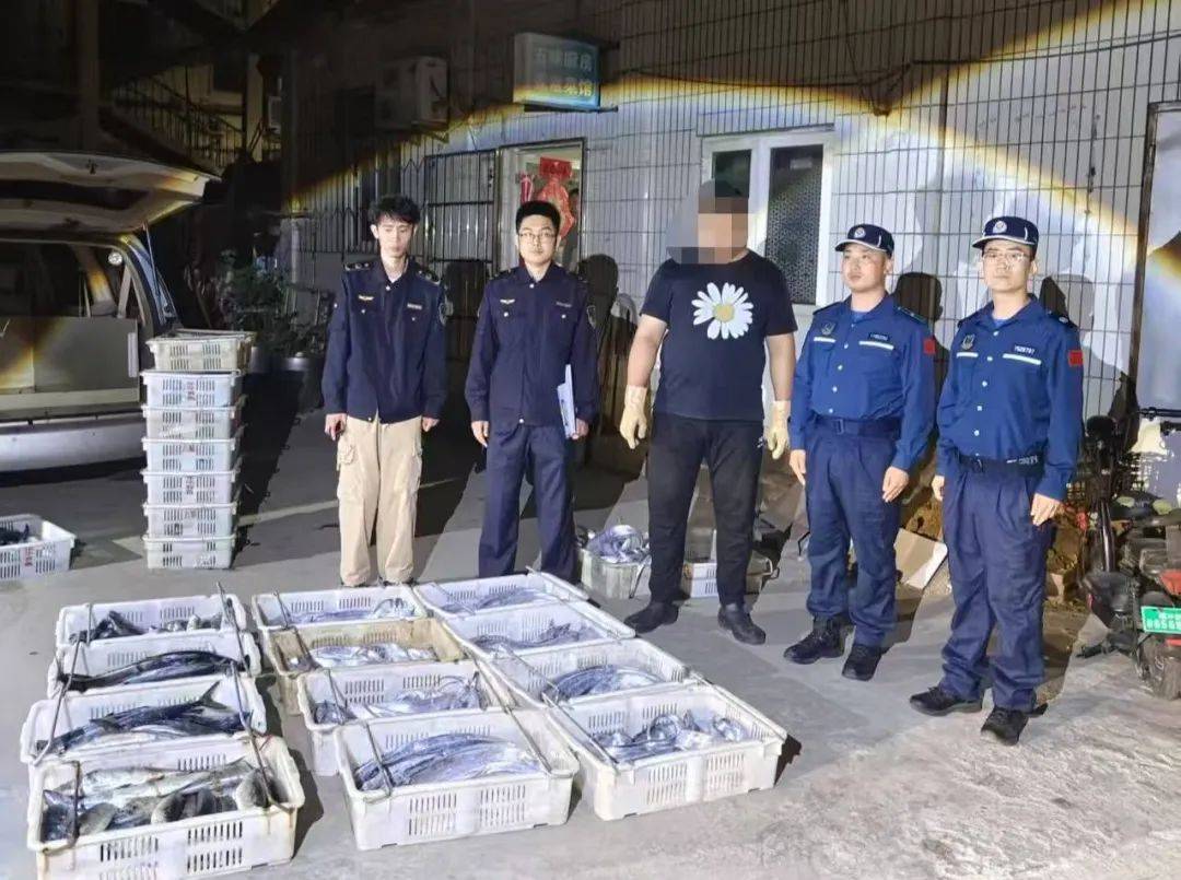 皇冠信用網在线申请_凌晨堵截皇冠信用網在线申请！460余公斤！烟台一码头3人被抓