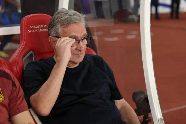 皇冠皇冠足球平台_别了皇冠皇冠足球平台，伊万科维奇！国足主帅现身足协谈解约