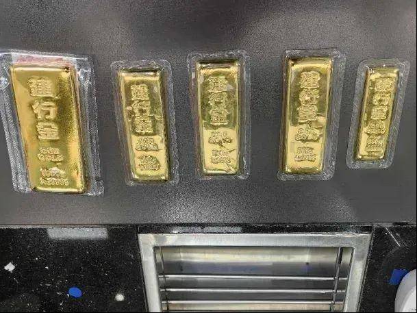 皇冠信用网平台出租
_广西老人被深度洗脑半个月皇冠信用网平台出租
,坚持要买230万黄金!关键时刻......