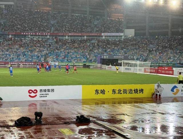 皇冠信用盘网址_常州一烧烤店花10万赞助苏超皇冠信用盘网址，因系唯一个体赞助商爆火，附近商户：之前生意一直好