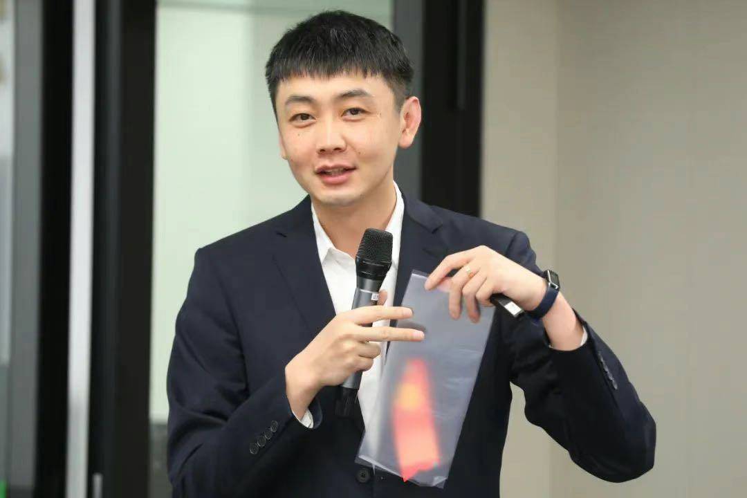 拉斯维加斯王牌篮球_浙里寻新记｜“浙”件神奇马甲拉斯维加斯王牌篮球，大热天穿上可直降到8℃