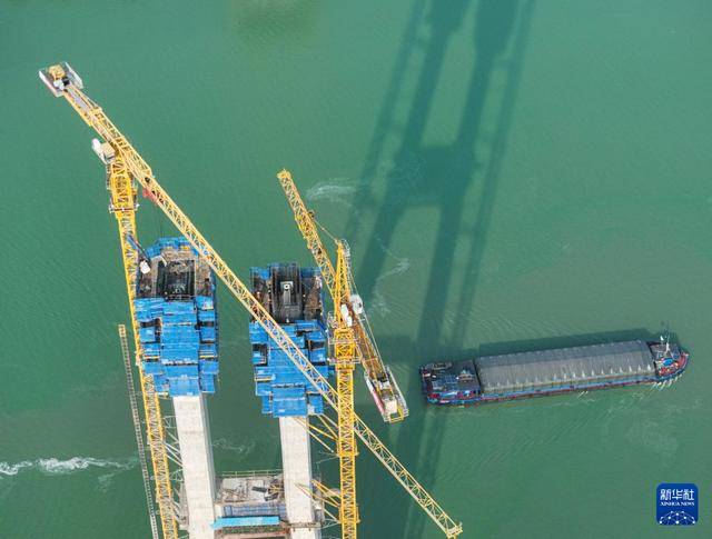 皇冠信用網哪里申请_江苏扬州:沪渝蓉高铁跨京杭运河斜拉桥建设有序推进