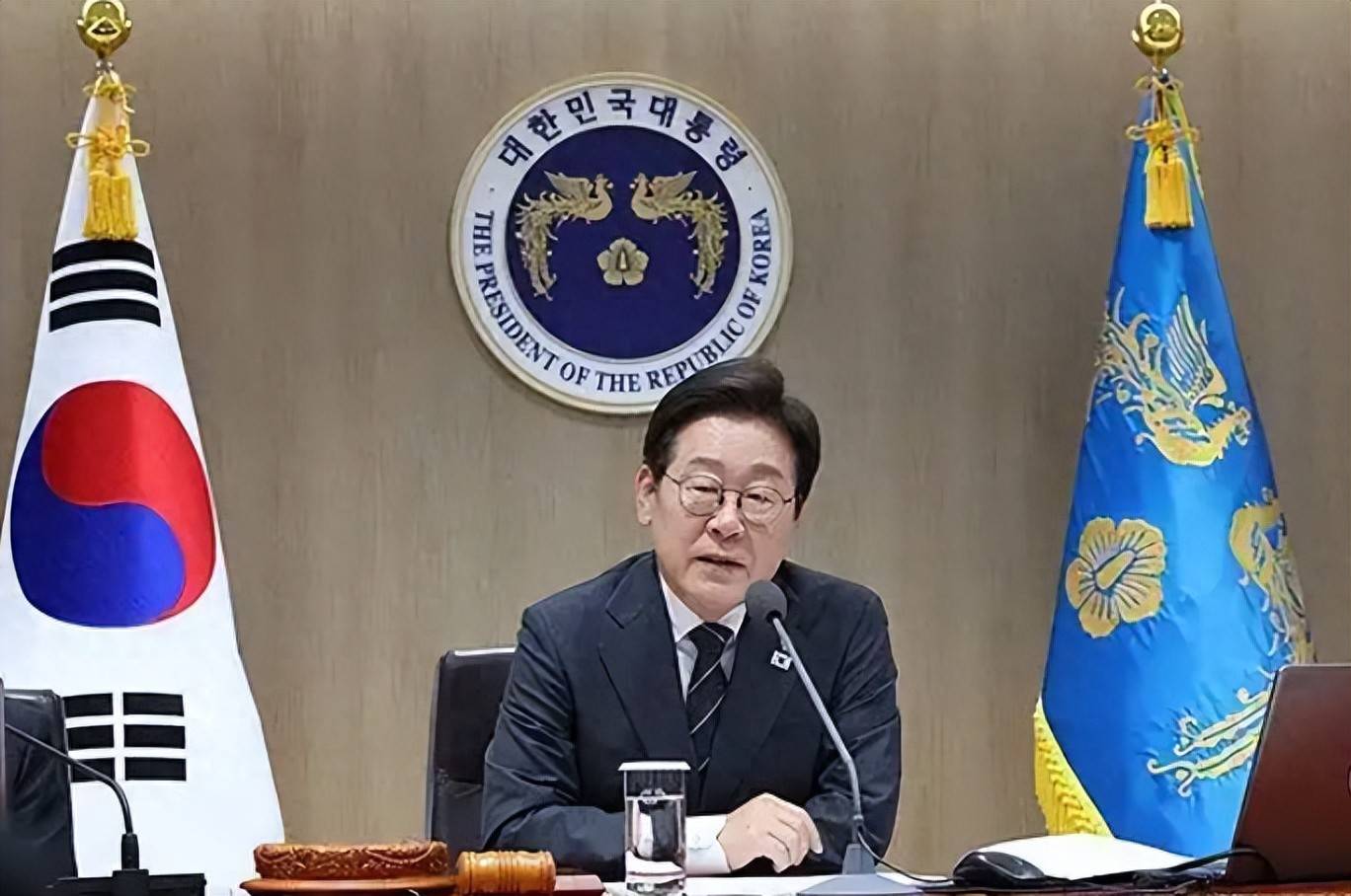 阿斯顿维拉vs纽卡斯尔联_思考13天阿斯顿维拉vs纽卡斯尔联，李在明决定不参加中国阅兵仪式，韩国还要看特朗普的脸色