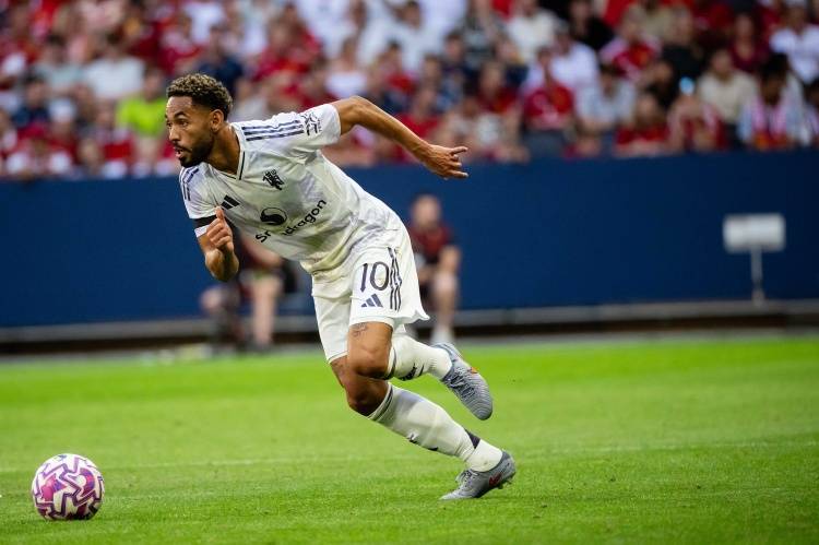 皇冠信用網代理平台_阿莫林：库尼亚的素质正是皇冠信用網代理平台我们需要的；莱昂能成为非常出色的球员