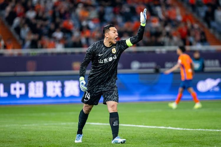 皇冠信用网APP下载
_泰山球迷怒斥王大雷:扔队长袖标不可饶恕皇冠信用网APP下载
!无论他曾做过多少贡献