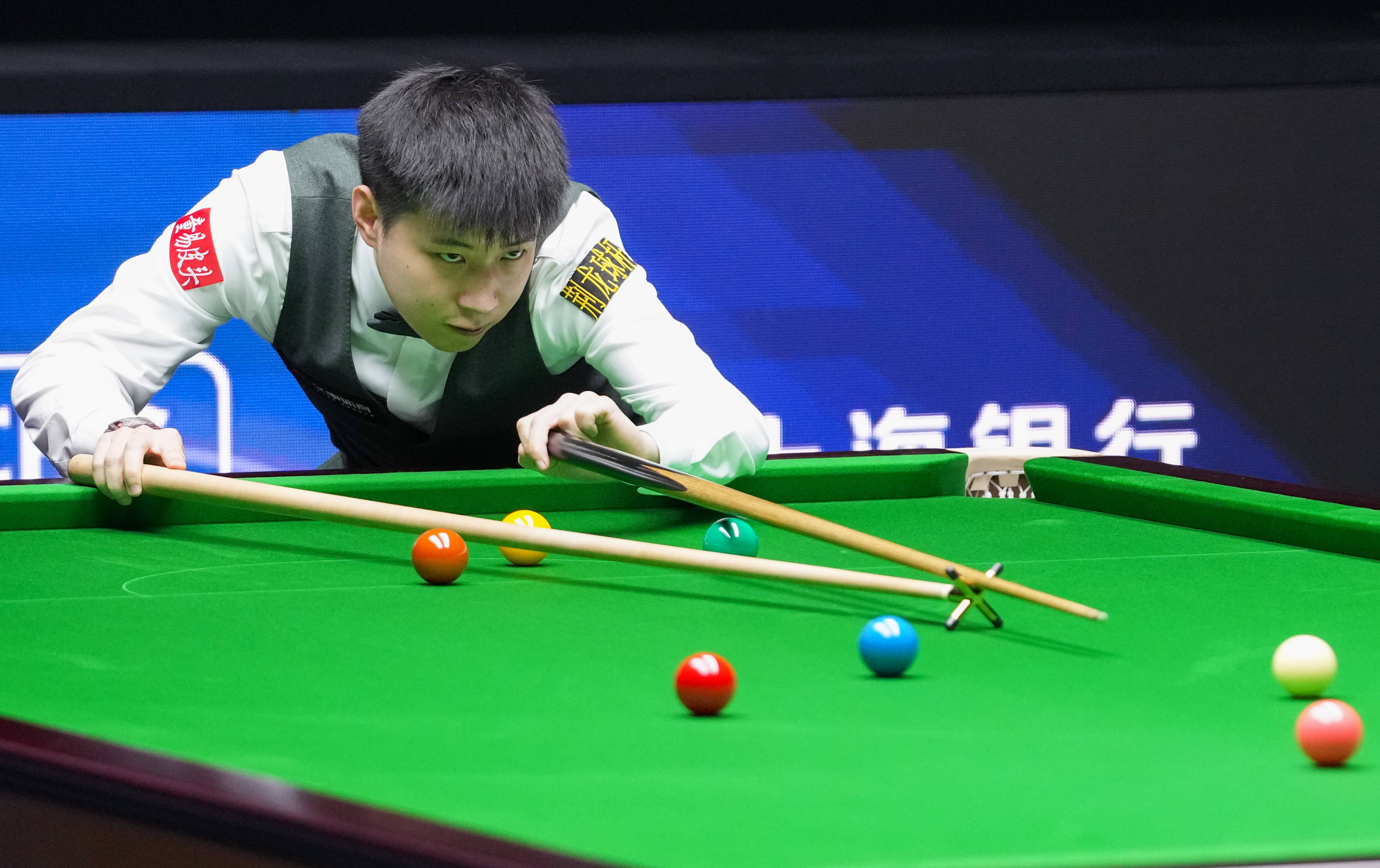 皇冠信用网登2代理_斯诺克上海大师赛丨赵心童对阵威尔逊