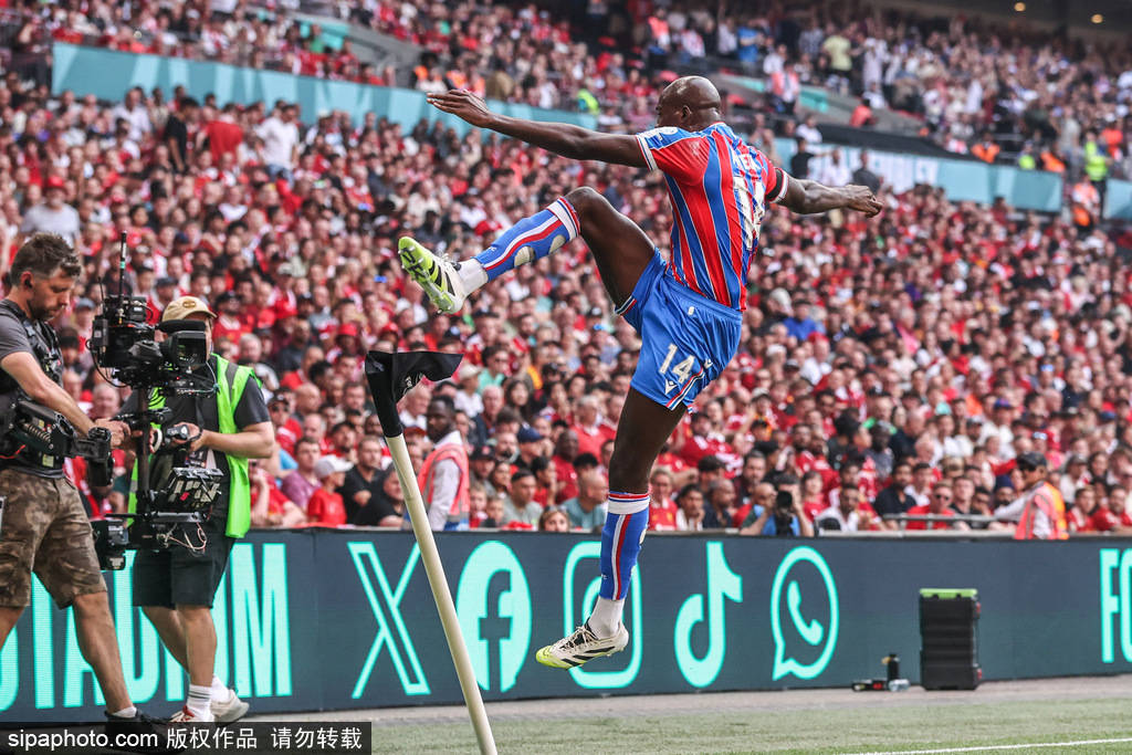 皇冠信用平台出租出售
_格伊留队意愿强烈皇冠信用平台出租出售
,水晶宫后防线再迎挑战!利物浦瞄准英超新星,转会市场暗潮涌动