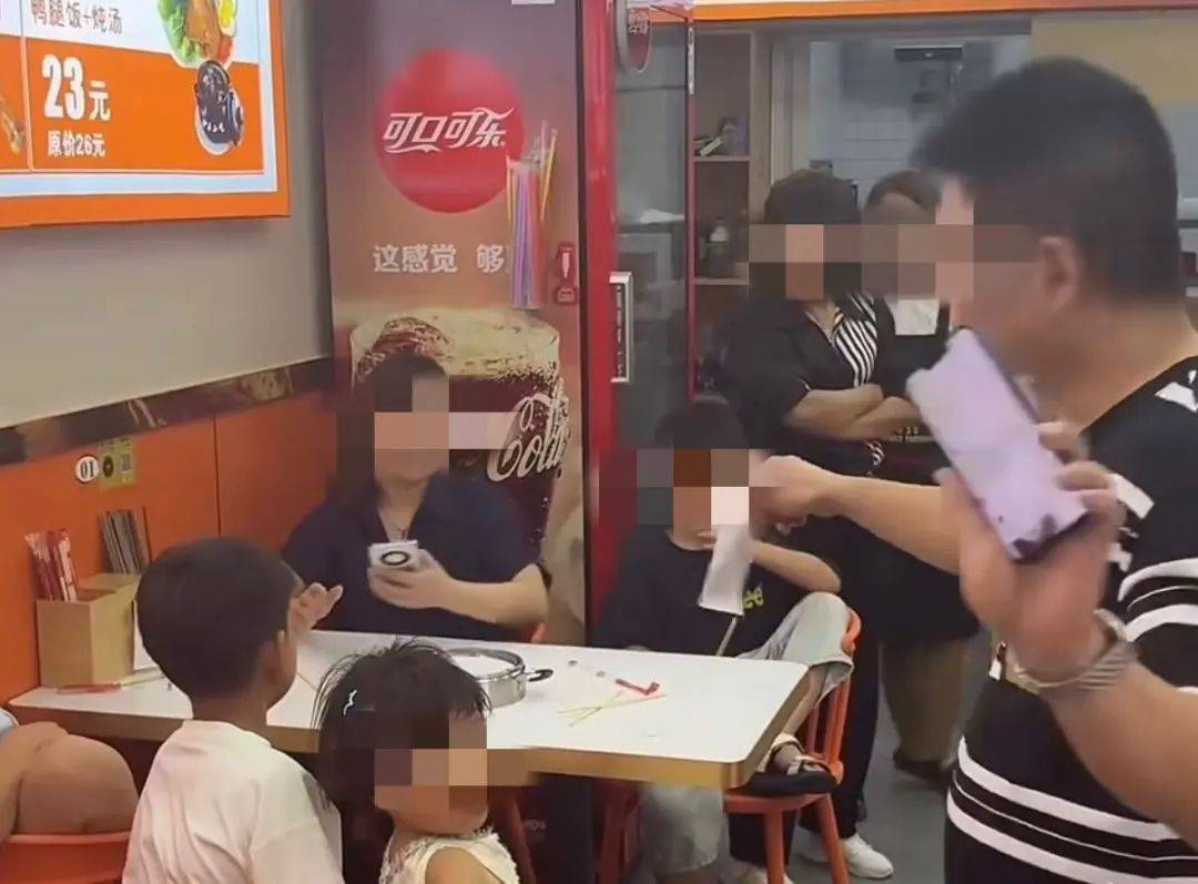 皇冠信用网如何申请_三名女子和四个孩子点一碗面皇冠信用网如何申请，多次免费续面被拒后女子连续给出2个差评！老板：不同意和解，将重新调整续面规则