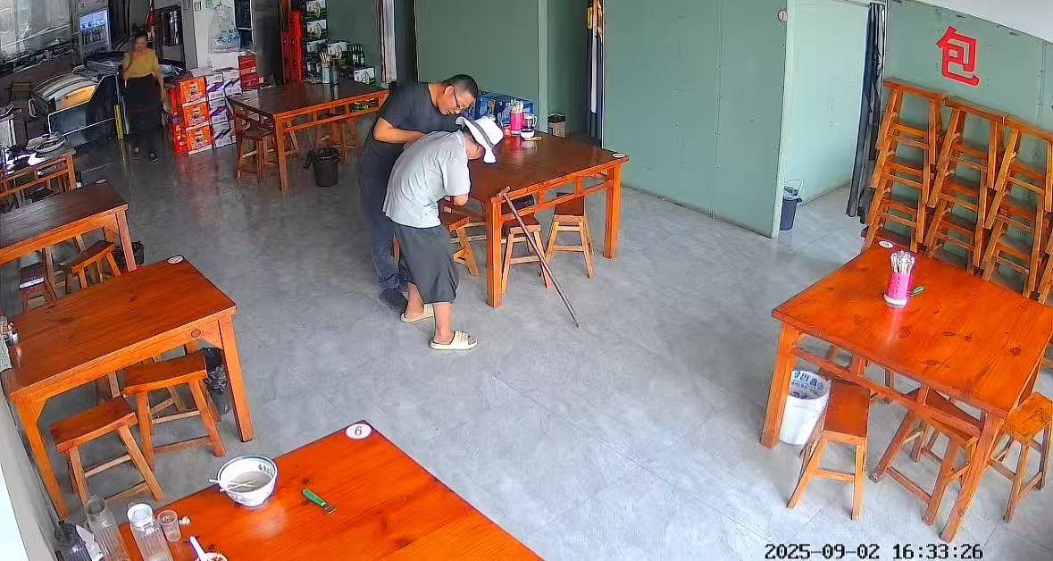 彭拿费尔vs查维斯_店门口大爷竹筐卖不动彭拿费尔vs查维斯，河南周口面馆老板暖心发视频帮卖，网友隔空下单：我出钱你送人