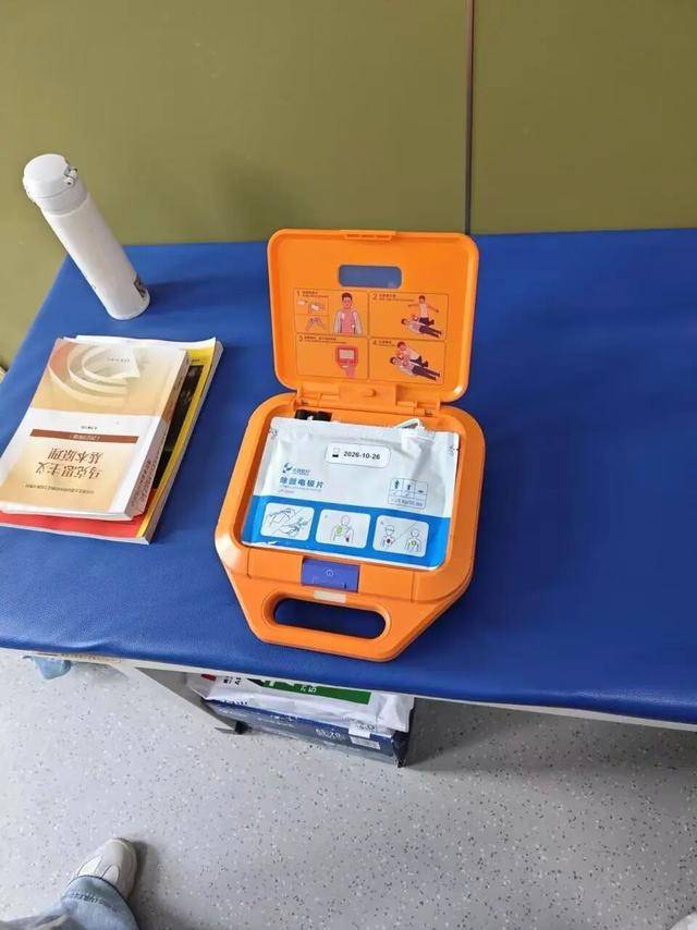 金浦vs全罗南道天龙_江西一高校21岁男生宿舍玩手游晕倒猝死金浦vs全罗南道天龙，家属质疑校方急救措施不到位，校方回应