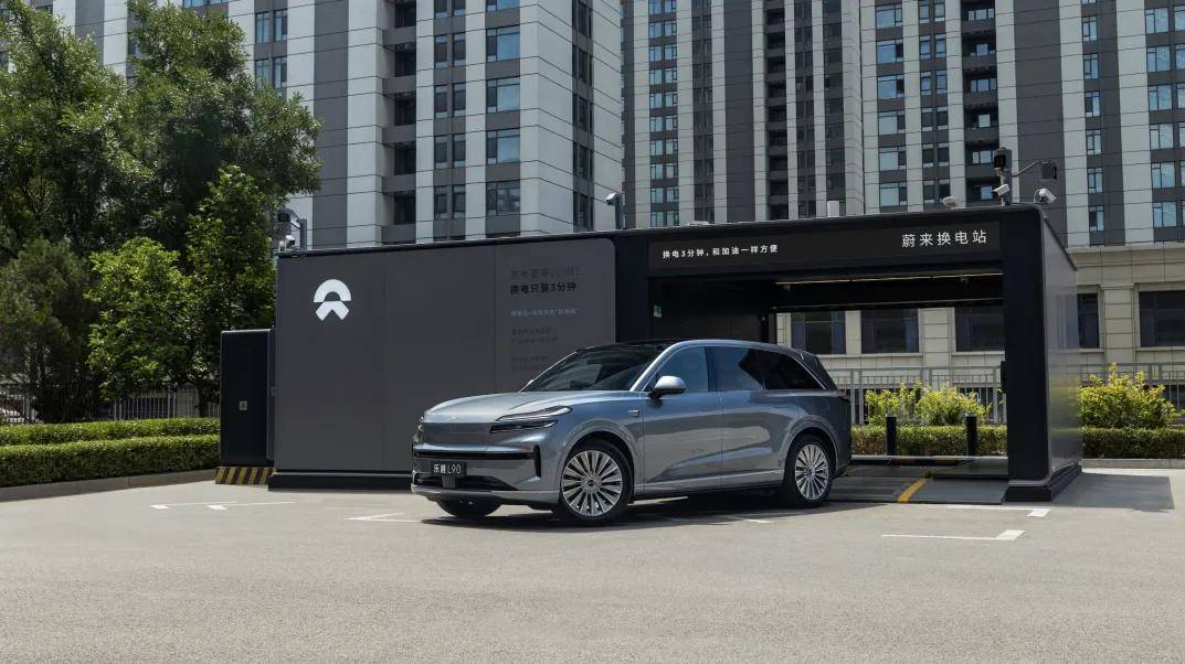 丹麦超级联赛_“无败绩”的罗永浩、下厨的刘强东、硬刚苹果的雷军...大佬们集体搞事为哪般丹麦超级联赛？