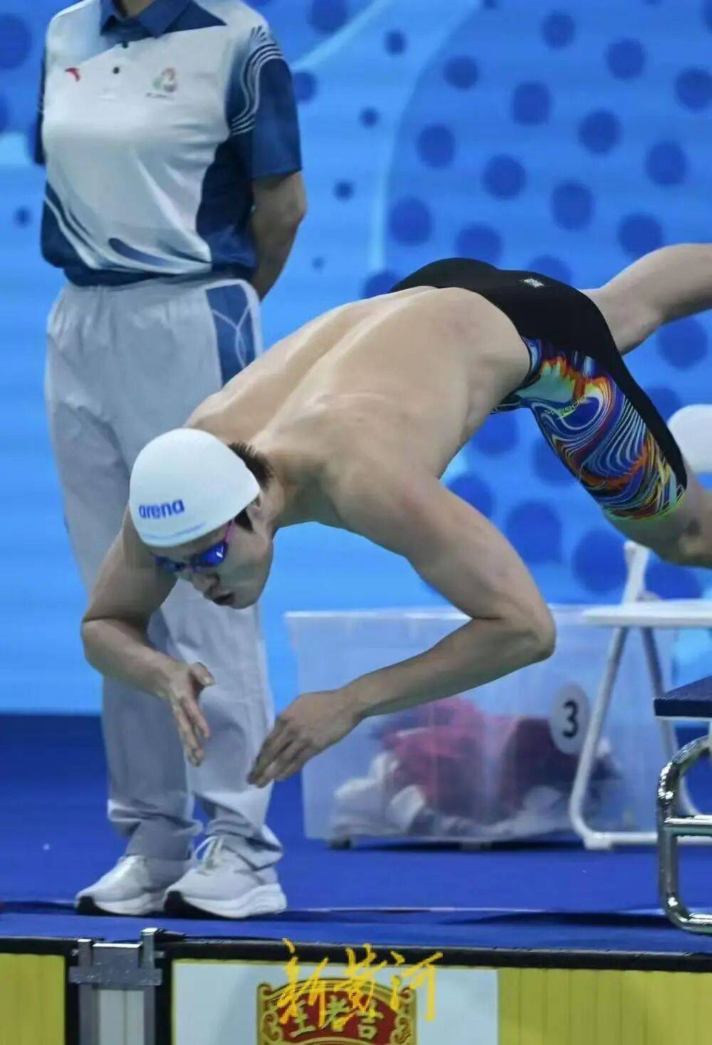 皇冠信用網开户
_青岛运动员徐放勇夺十五运男子100米蝶泳亚军