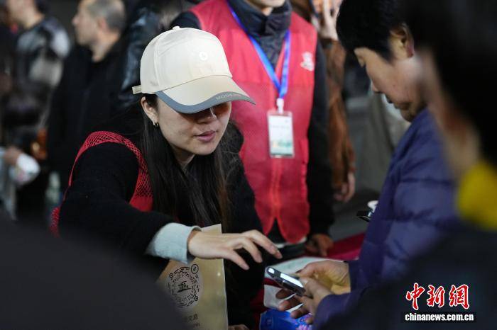 英格兰联赛_安徽广德“三件套”出圈 江浙等地游客排队打卡