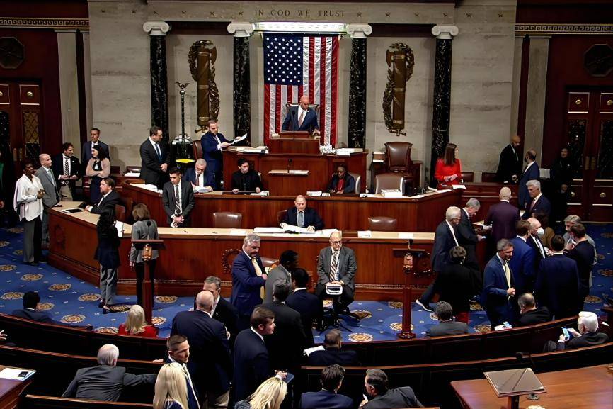 皇冠信用网代理
_52票赞成47票反对!美国投票结果公布皇冠信用网代理
,共和党五人反水,特朗普痛骂“叛徒”!