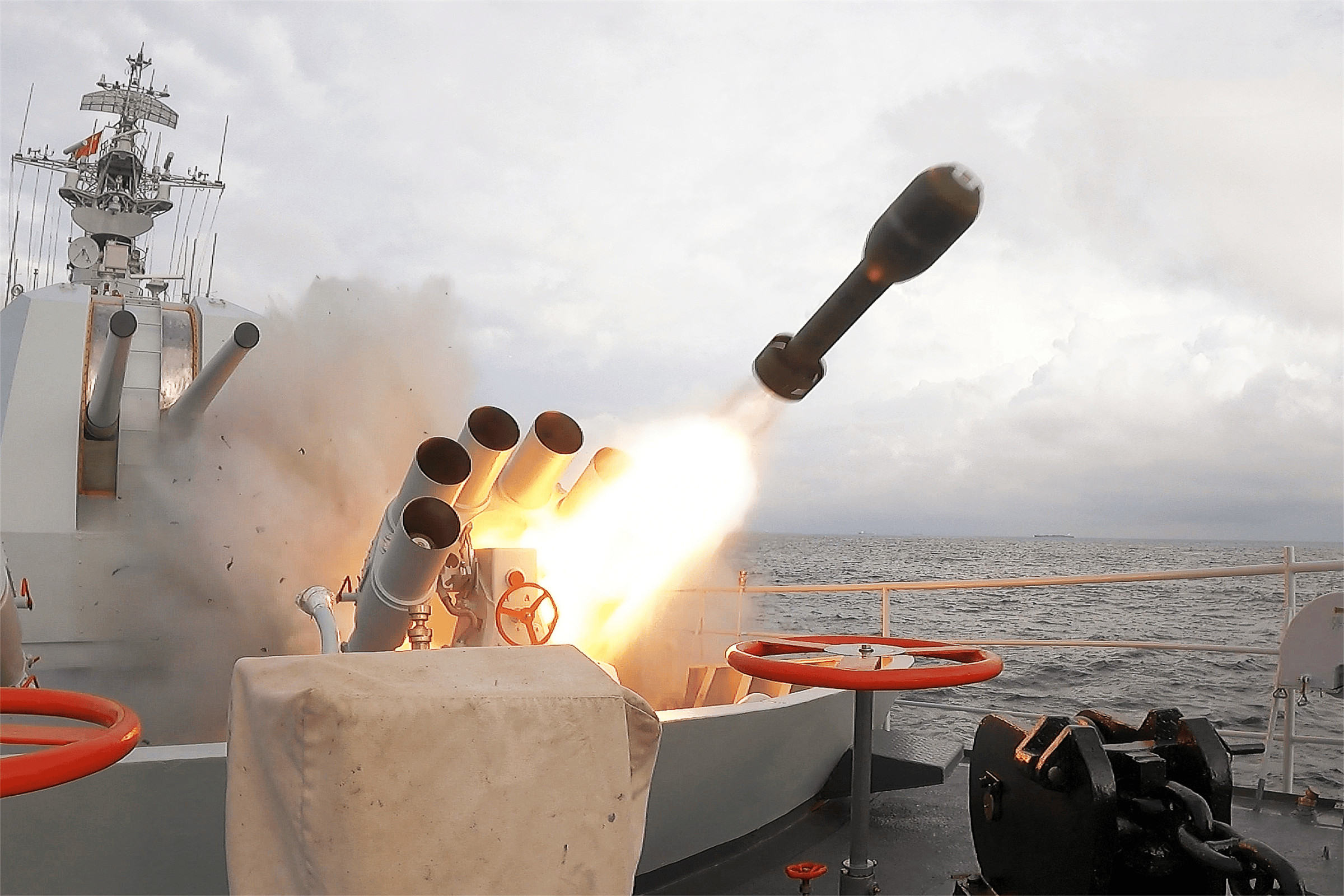 皇冠体育怎么代理_中俄联手亮剑皇冠体育怎么代理，不到24小时，特朗普乖乖放人，中方军舰跨越万里，传递明确信号