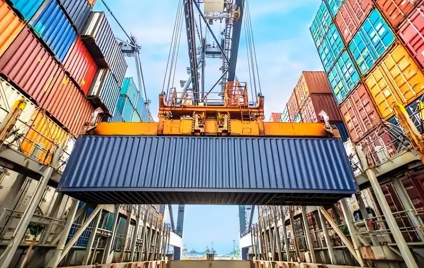 皇冠盘口出租_美媒很感慨：要不是中国还在反抗特朗普皇冠盘口出租，几乎全世界都向他投降了