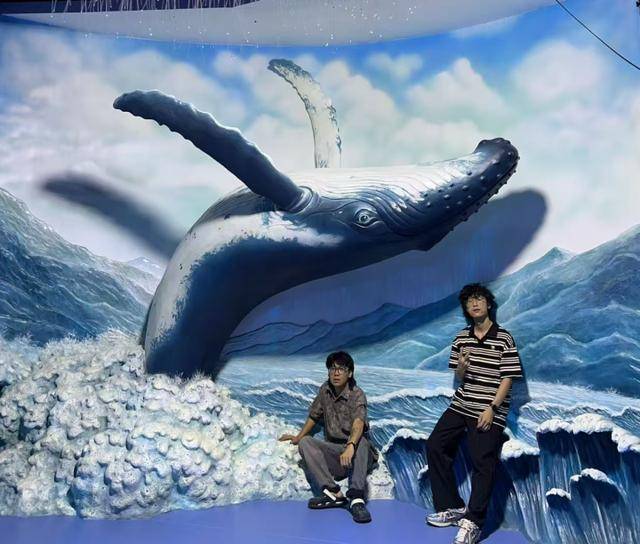 皇冠登3代理申请_两个00后刮腻子一年营收100多万元皇冠登3代理申请！梦想是画遍全球