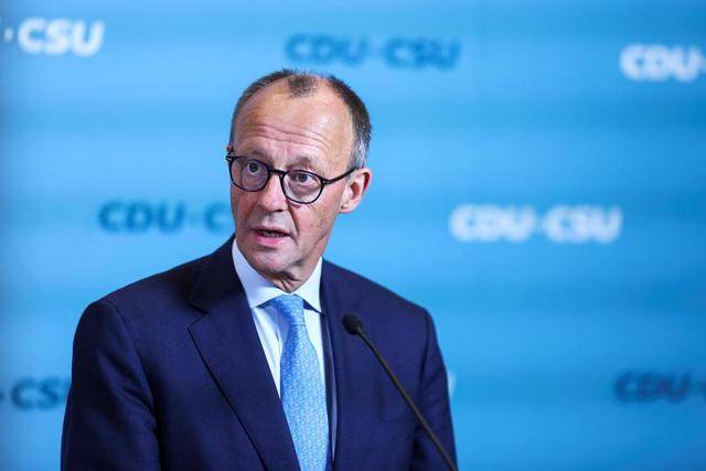 皇冠开户_美国靠不住皇冠开户，德国总理通告全球，下周访问中国，默克尔重出江湖？