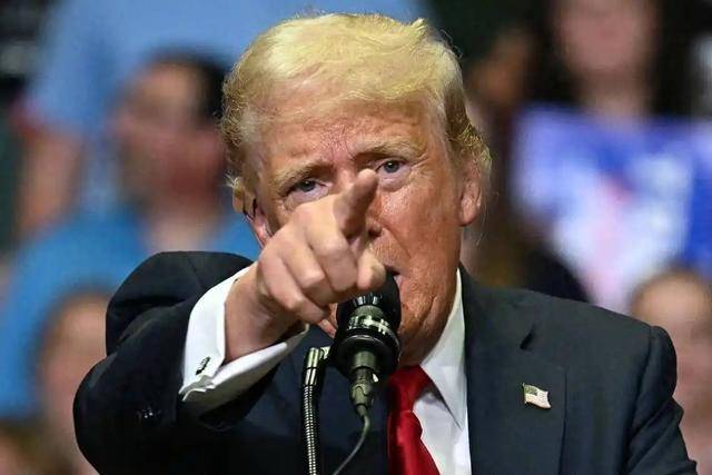 世界杯信用网在线申请 _特朗普还没登上访华专机世界杯信用网在线申请 ，五角大楼招募30位金融专家反华，还要求南非退出金砖