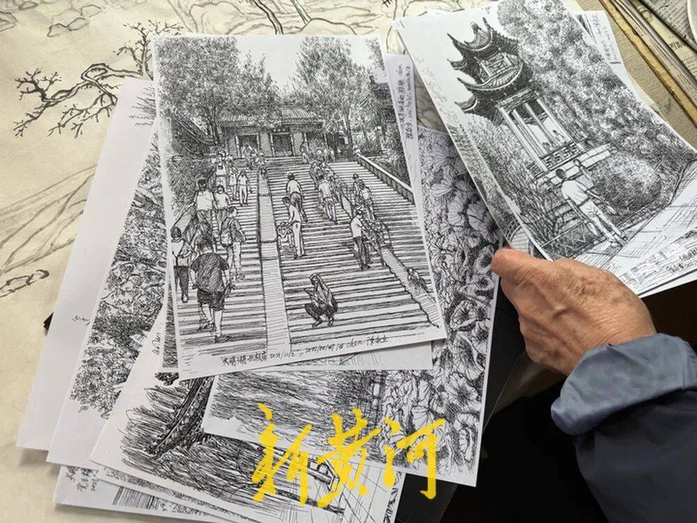 世界杯买球竞猜 _82岁济南大爷退休后拿起钢笔世界杯买球竞猜 ，用上万笔勾勒城市建筑，“每一幅都是‘会说话的老照片’”