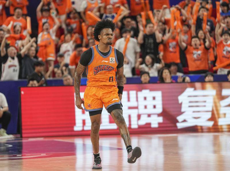 世界杯代理_王哲林29+15上海4-1广厦 时隔24年再夺CBA总冠军
