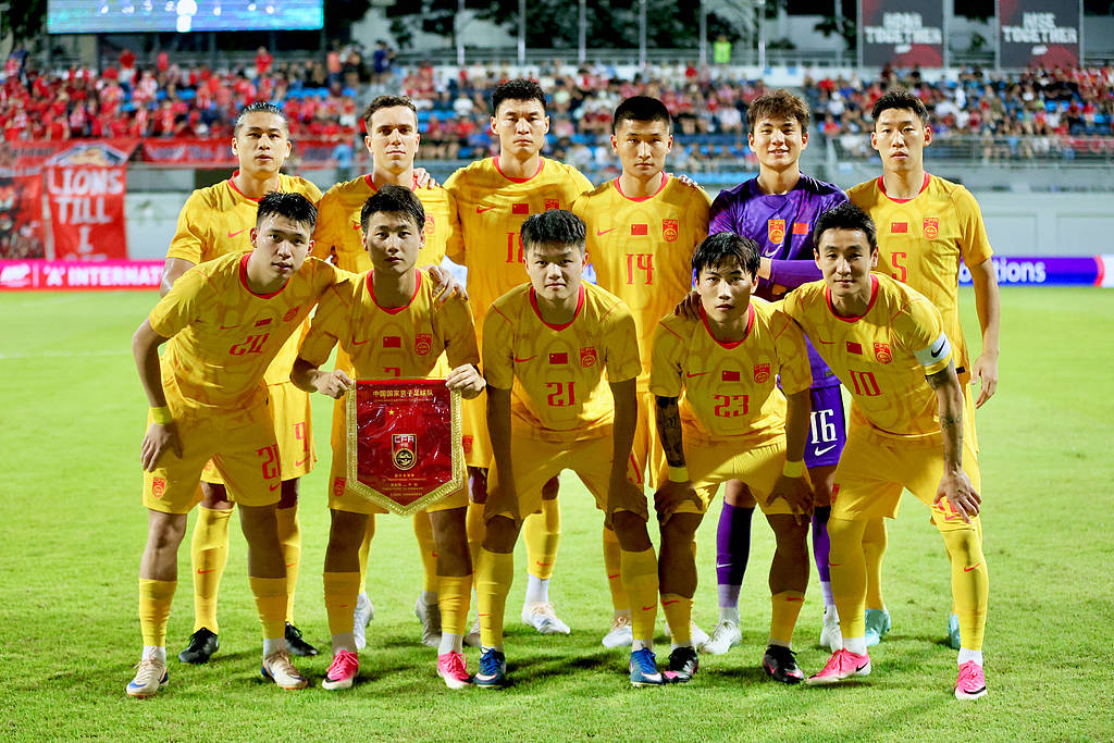 皇冠世界杯_热身赛-塞鸟张玉宁破门朱辰杰送礼 国足2-1客胜新加坡