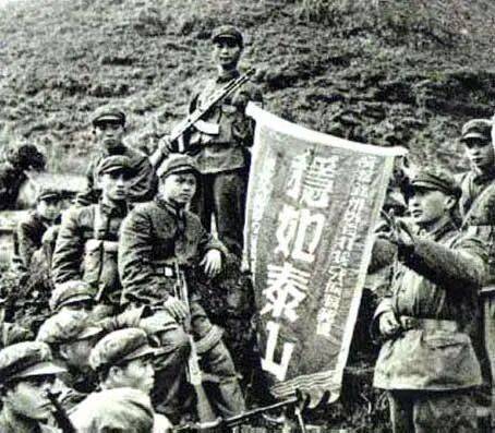 皇冠官方_封存70年！央视打开福建神秘56式冲锋枪仓库皇冠官方，多款罕见型号亮相？