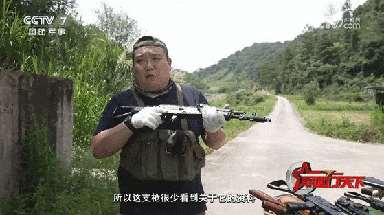 皇冠官方_封存70年！央视打开福建神秘56式冲锋枪仓库皇冠官方，多款罕见型号亮相？