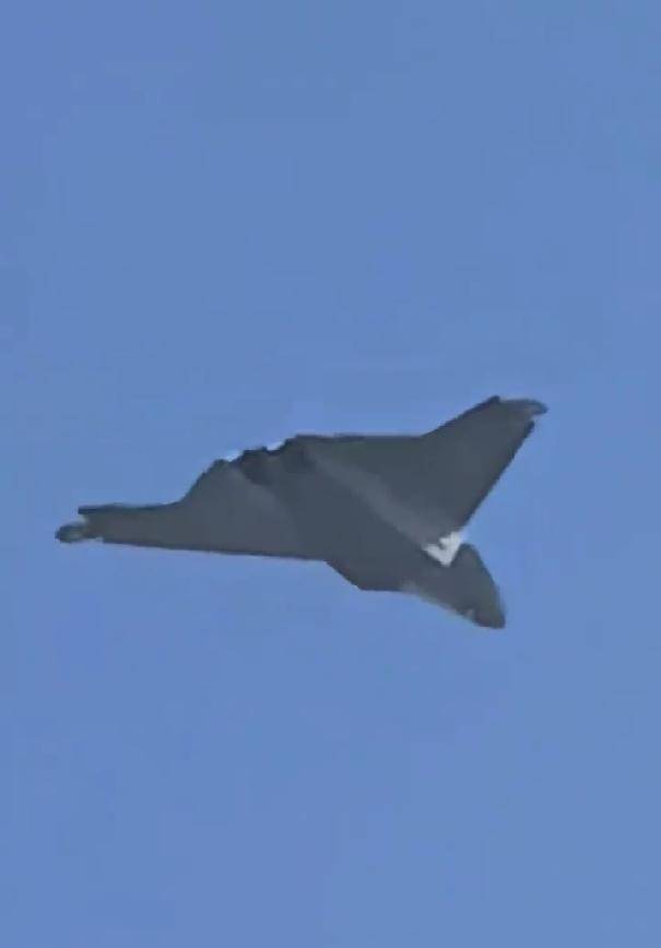 皇冠信用网出租
_无空速管皇冠信用网出租
,疑似第二架歼-50:美国精神胜利法,新六代机东亚决战